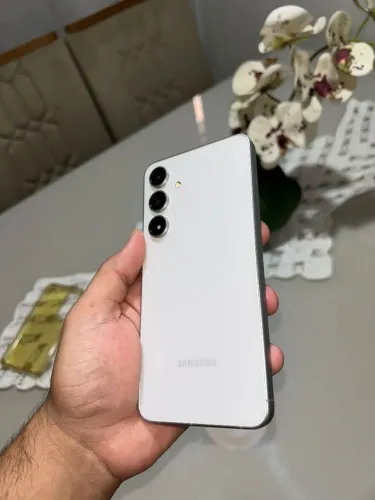 SAMSUNG S24 FE