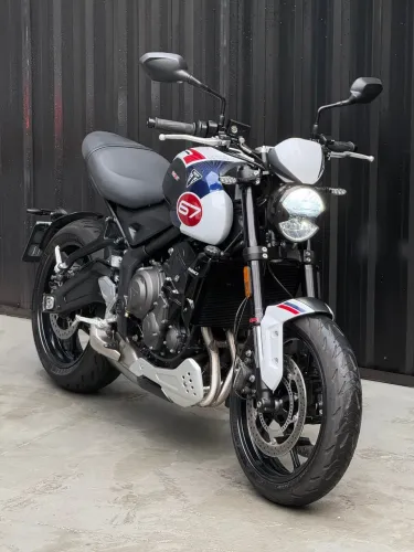 TRIDENT 660 TRIPLE TRIBUTE BRANCA 2024/2025