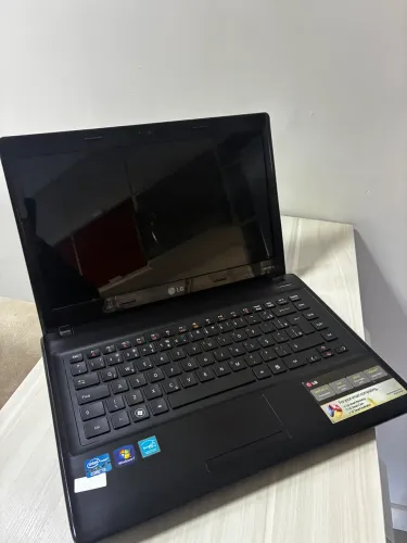 Notebook LG i3 - ( defeito )