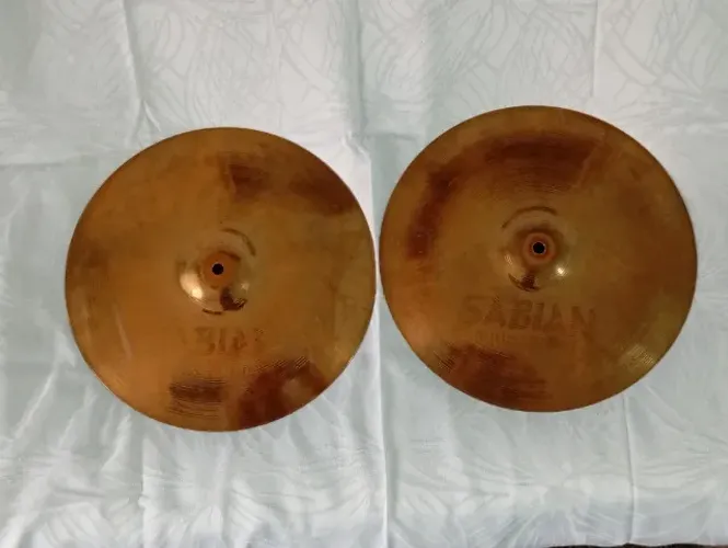 Pratos de chimbal Sabian, liga B8, 14 polegadas. Santo André, SP
