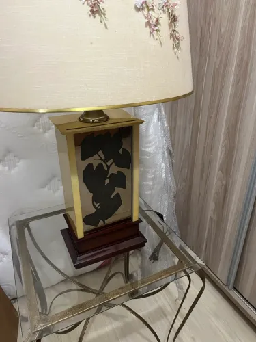  Abajur Madeira Amarelo com Cúpula com desenho em flor espelhado