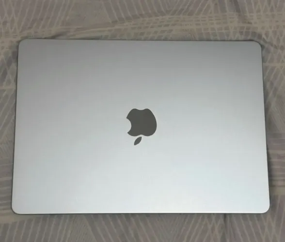 MacBook Air M4 13 pol. 16gb na garantia
