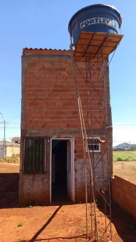 Vende-se casa em Goianira