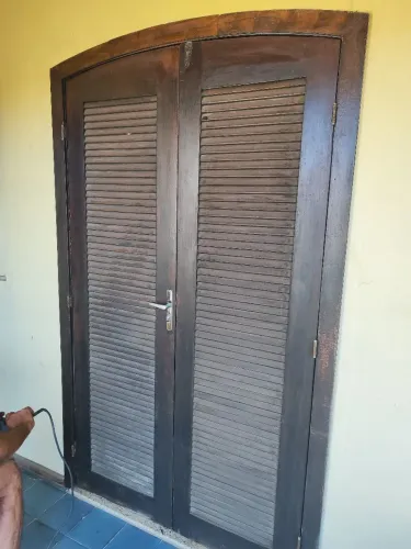 Porta Madeira duas folhas