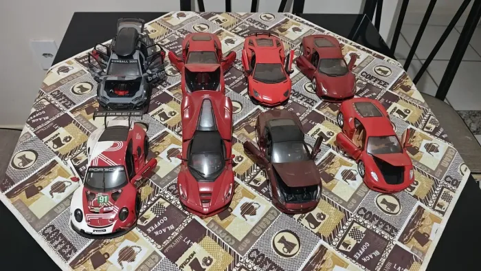 Miniatura burago 1/24 ,,,8 unidades 125,00 cada