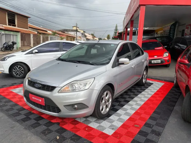 Ford Focus Sedan Titanium com teto 2.0 Flex 2013 . Completo