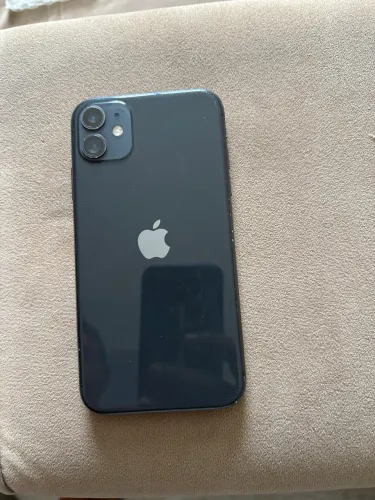 iPhone 11 Preto R$ 900,00