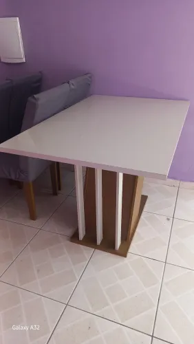 MESA QUADRADA LINDA mdf