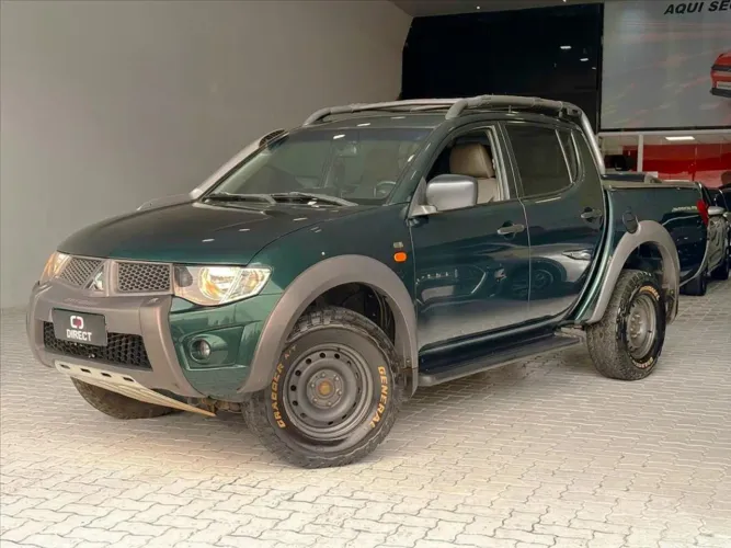 Mitsubishi L200 Triton Savana 3.2 CD TBI Dies. Mec. 2017