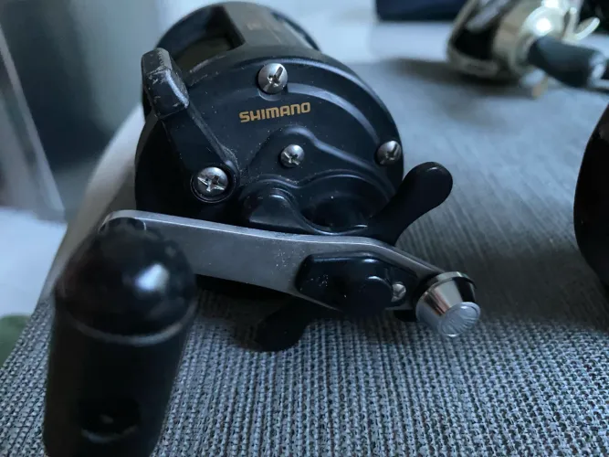 Carretilha Shimano Triton TR200! Para pesca médio-pesada!
