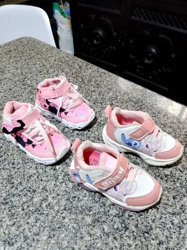 Lindos tênis para crianças