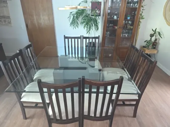 Mesa de Jantar Quadrada com 8 cadeiras