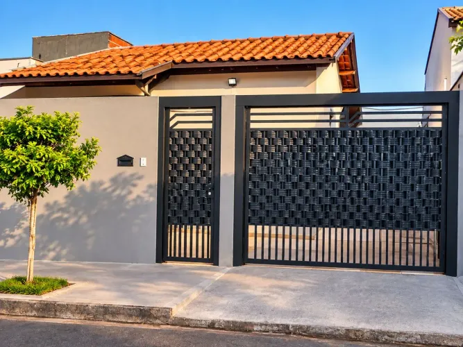 Vende se casa Res. Santa Ana R$ 220 mil
