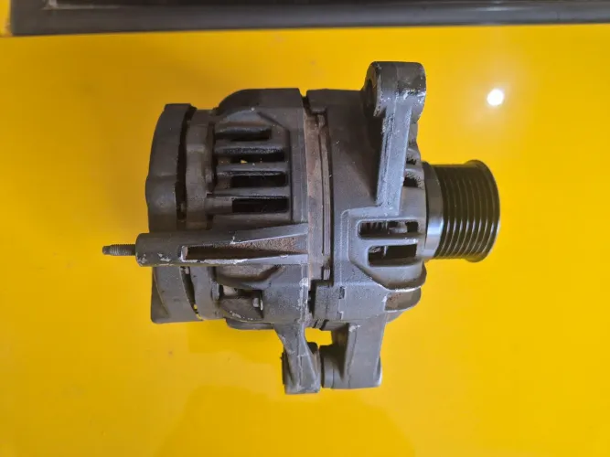 Alternador 90a Bosch e Eletro Ventilador.Alternador 90a Bosch e Eletro Ventilador.