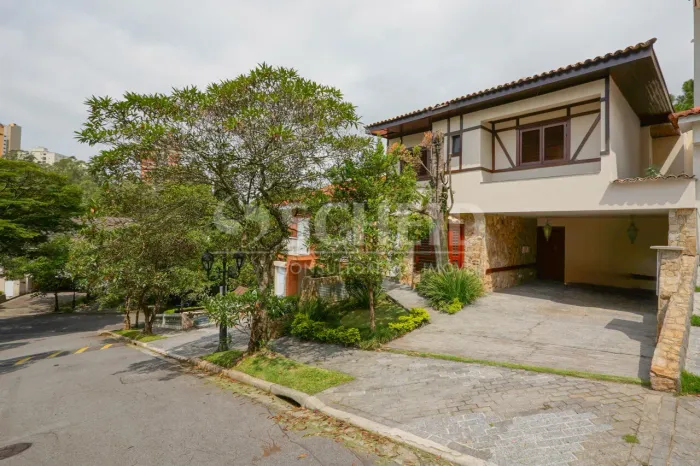 EXCELENTE CASA EM CONDOMÍNIO FECHADO NA VILA ANDRADE, PRÓXIMO DO PANAMBY E MARGINAIS DE PI