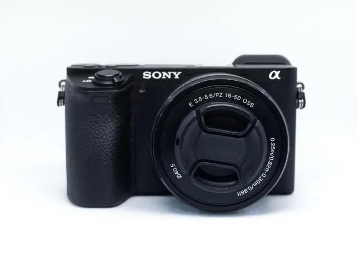 Câmera Sony a6500 16-50mm f/3.5-5.6 - Kit - Seminova 
