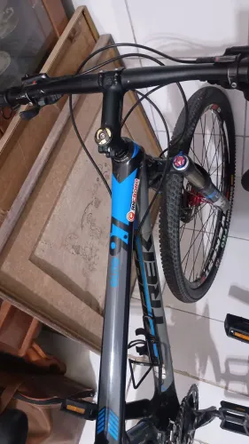 Bicicleta Trek elite 9.7 aro 26 carbono