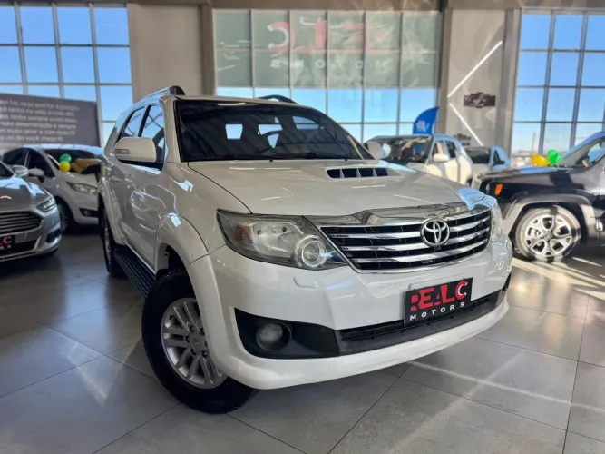 Toyota Hilux SW4 SRV D4-d 4X4 3.0 TDI Dies. AUT 2012