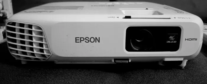 Projetor Epson x24+ 3500 lumens