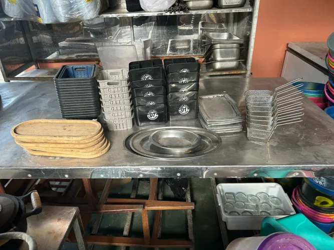Kit Material para Bar e Restaurante - Bandejas, Cestos, Fritadeira e Utensílios