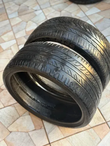 Pneus 225/35/20