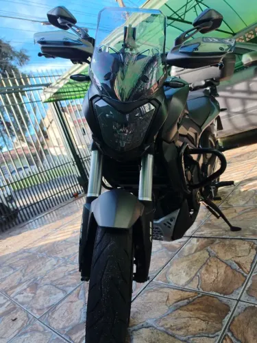 Vendo Bajaj Dominar 400 em ótimo estado na garantia.