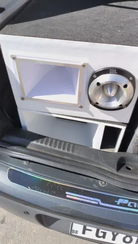 Um som pra carro eselente som