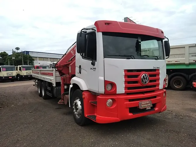 Volkswagen 24.280 E Constellation 6x2 2p (diesel)(E5) 2017/2018 Vamos Seminovos Regente Fe
