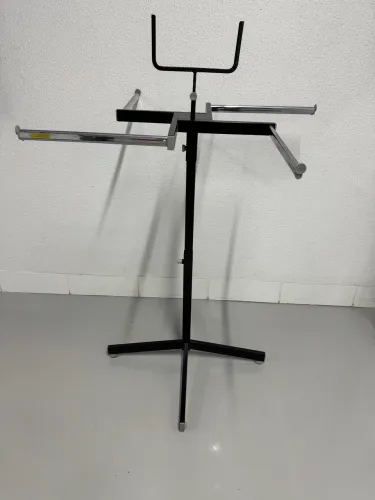 Arara para roupas quadrada reforçada
