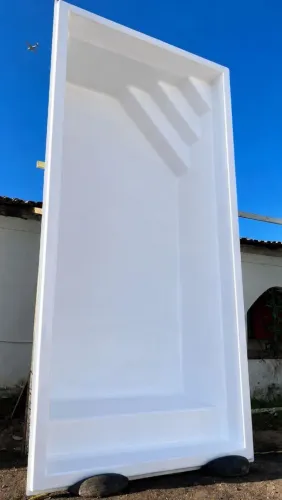 Casco de piscinas novas