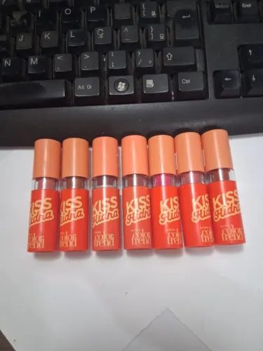 Batom kiss Hidra Avon novo por R$ 14,00 cada