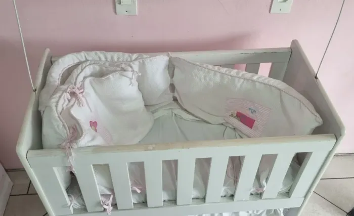Mini Berço com Nichos e colchão