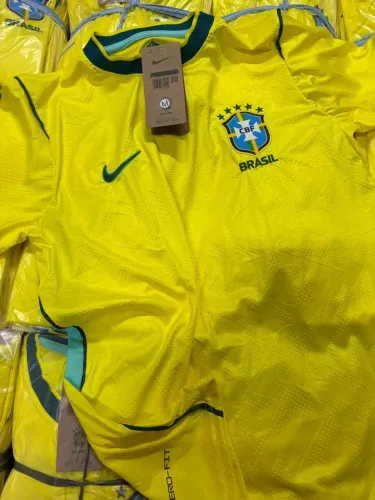 Amarela masculina e feminina 