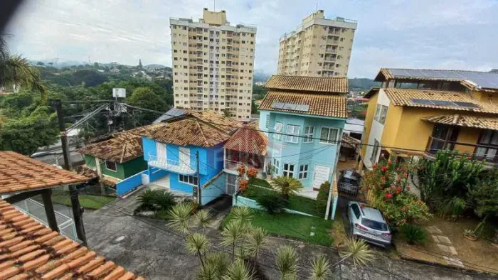 Casa em Condomínio : Duplex / Residencial / Maria Paula