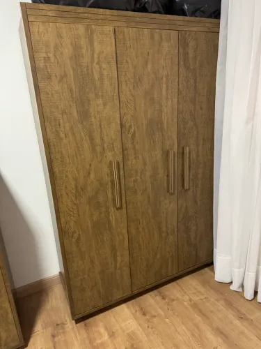 Guarda roupa 3 portas marrom