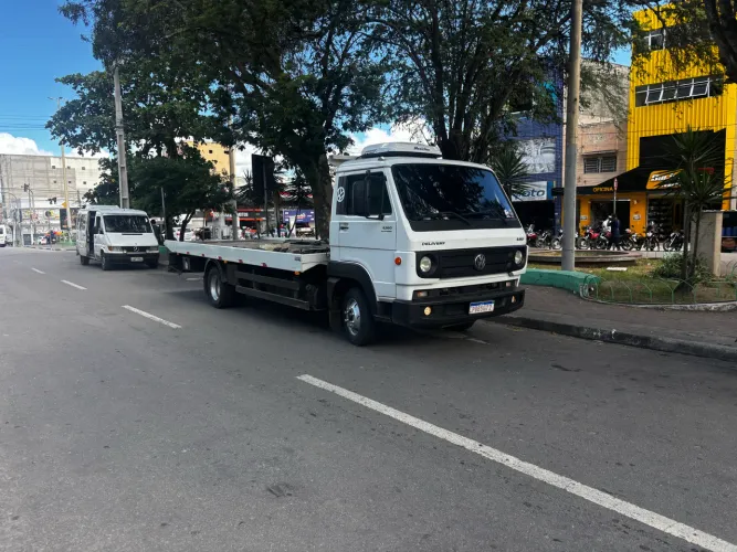 Vw 8160 guincho plataforma