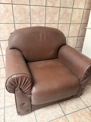 Conjunto de poltronas marrons
