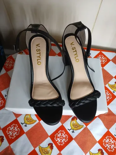 Salto feminino tamanho 37  R$ 100