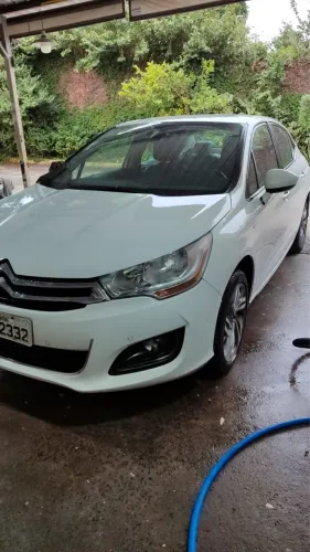 Citroen C4 Lounge Exclusive 1.6 Turbo 4P Aut. 2015