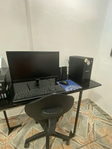 Computador em perfeito estado