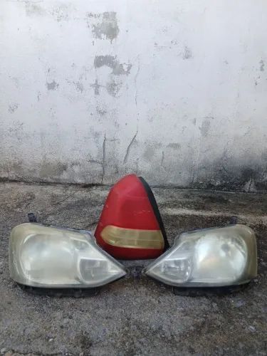 Farol Toyota ETIOS 2014