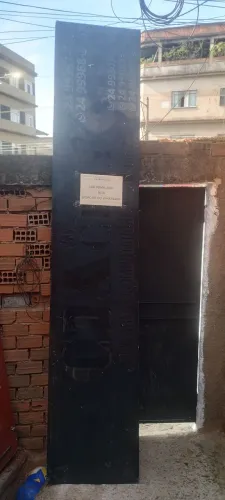 Vendo uma placa ACM 60 cm de largura 3 m de comprimento