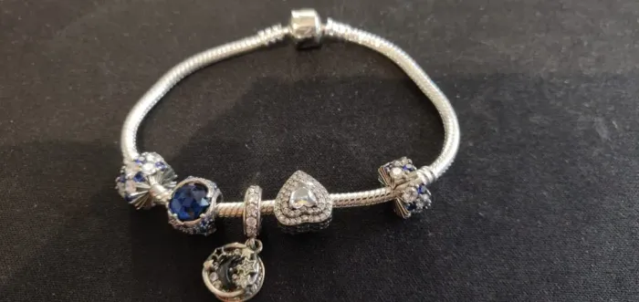 Pulseira Pandora + 3 Berloques