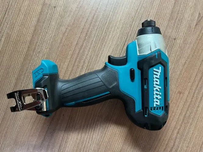 Parafusadora Makita TD110D 12v sem bateria