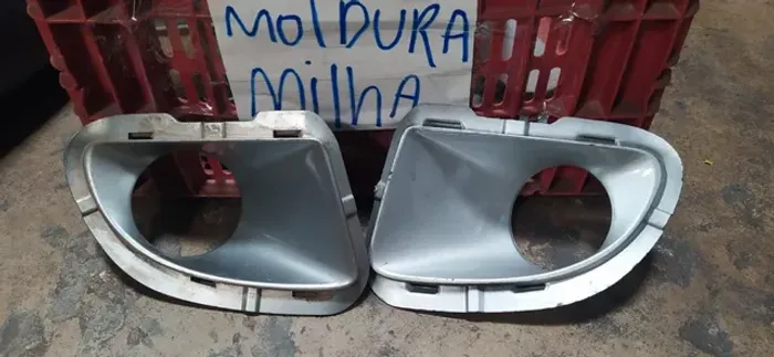 moldurada farol e milha fiat punto 2008