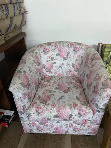 Poltrona Floral em ótimo estado