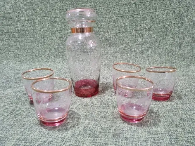 Conjunto de jarra com tampa e 5 copos