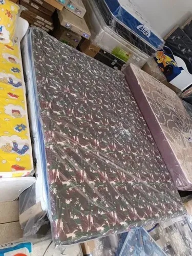 COLCHONETE DE CASAL NOVO