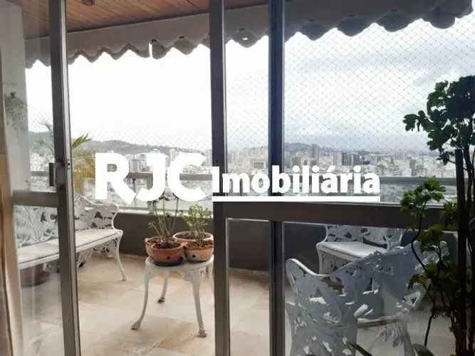 Rua Desembargador Izidro infra - total !!