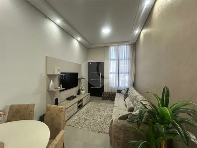 Casa à venda com 3 quartos, sendo 1 suíte, no condomínio Terras de São Francisco, Sorocaba